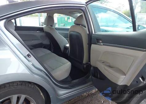 2018 Hyundai Elantra Sel z USA, uszkodzony, nr VIN KMHD84LF8JU557648